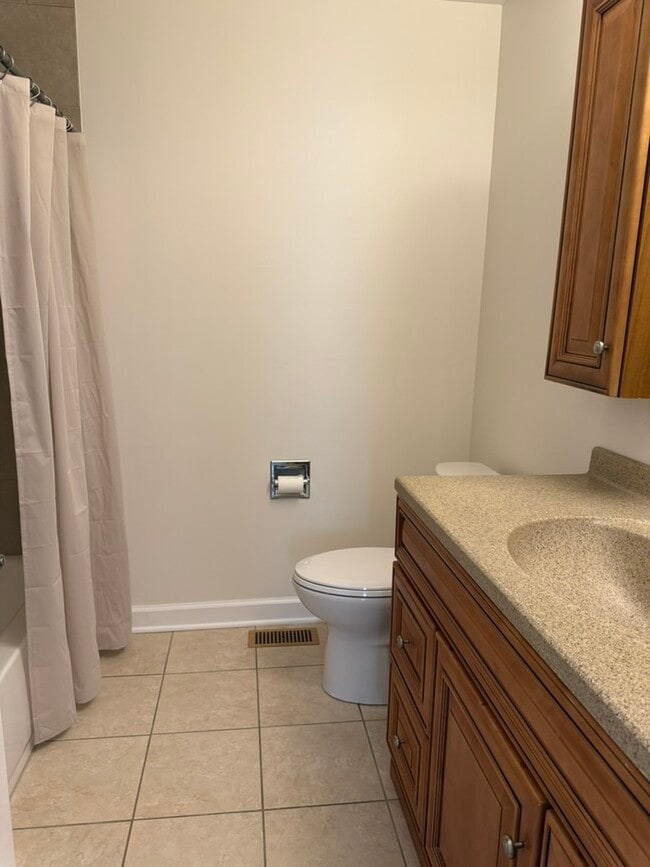 Building Photo - 324 Oak Meadow Ct