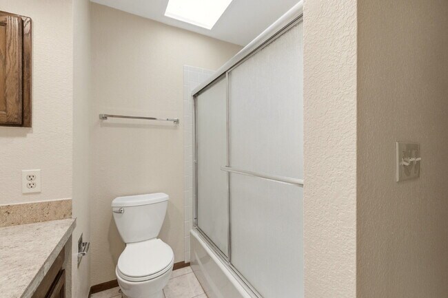 Building Photo - Single-Family Home in Near-Perfect Condition | 931 square foot 3-Car Garage!! | Covered Patio | L...