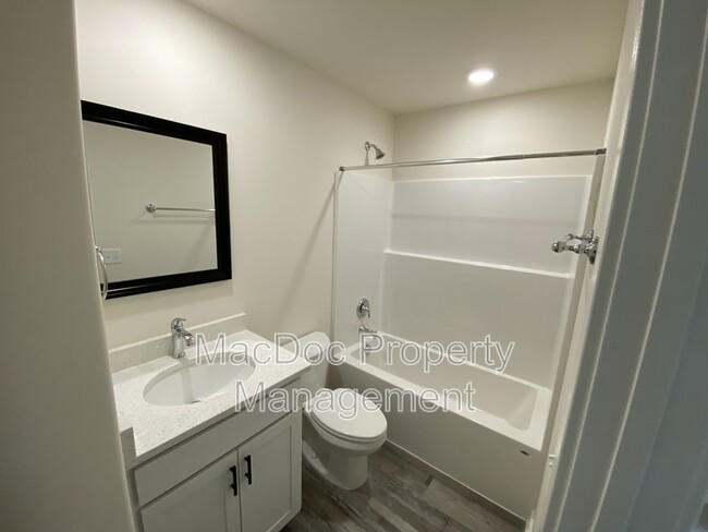 Building Photo - 12171 Tennis Ln