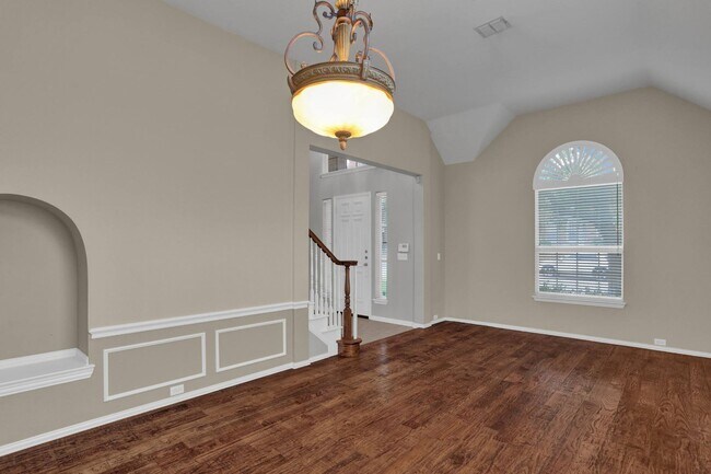 Building Photo - West Allen Beauty.  Ready to GO