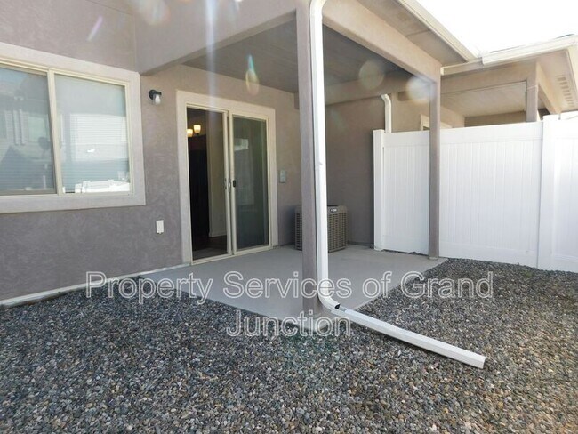 Building Photo - 657 Trinity Way