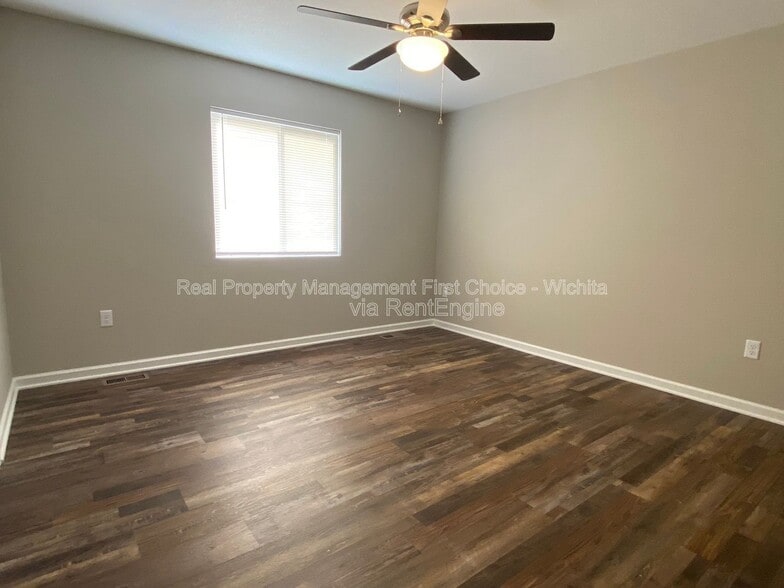 Building Photo - 10607 E Kinkaid Cir