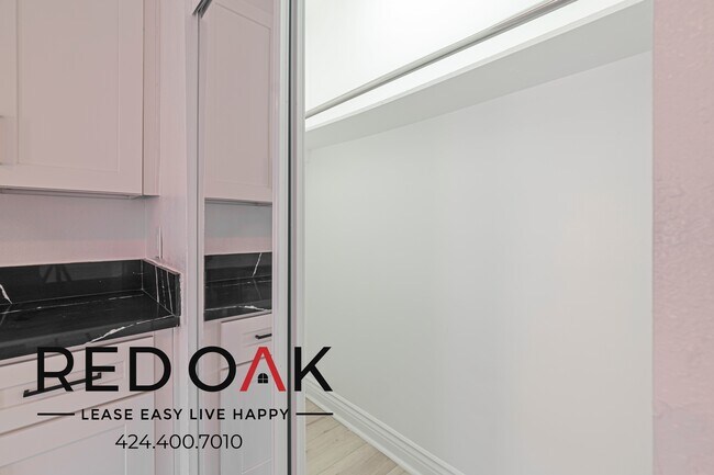 Building Photo - 744 Beacon Ave