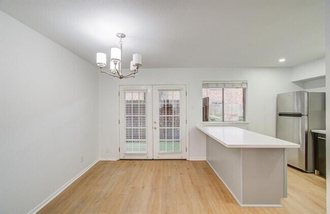 Building Photo - 4040 San Felipe St