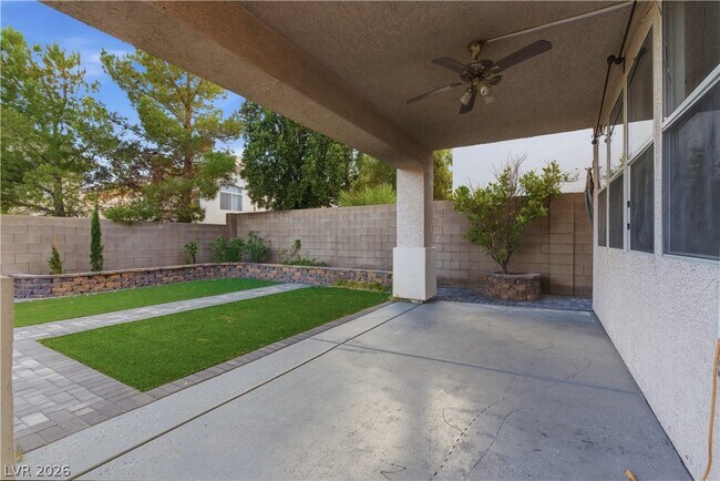 Building Photo - 8899 Sanibel Shore Ave