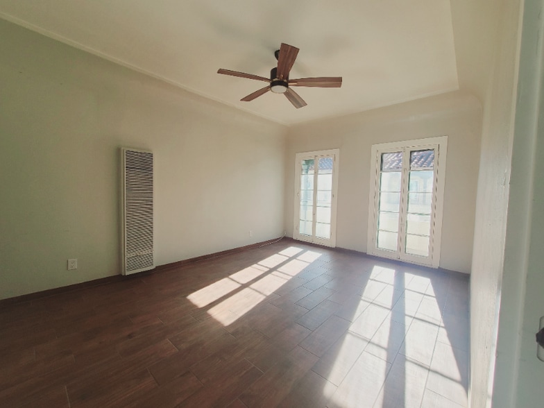 Building Photo - 4147 1/4 Garthwaite Ave