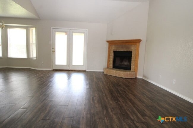 Building Photo - 4306 Lori Dr