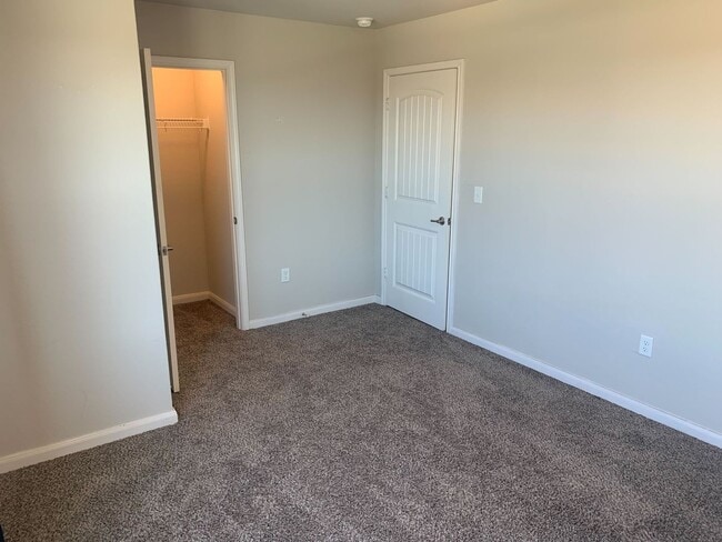 Building Photo - *COMING SOON* Comfort & Convenience – 2-Story Home with Fenced Backyard!