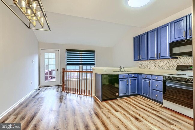 Building Photo - 8 Katurah Ln