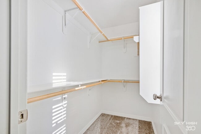 Building Photo - 530 Highland Ave