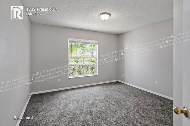 Building Photo - 1739 Presidio Dr