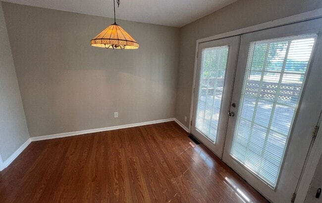 Building Photo - Quiet Cul-de-Sac Home with Bonus Room & Bi...
