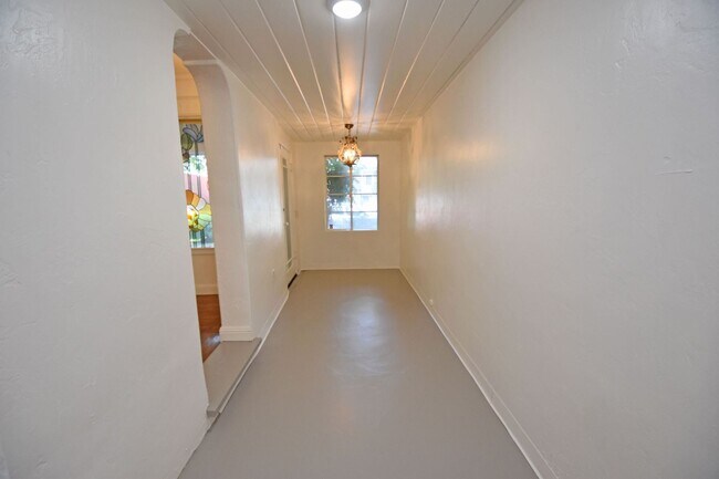 Building Photo - 3 br, 1.5 bath House - 2010 N Street