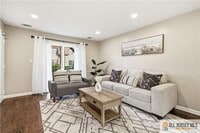 Building Photo - 609 N Oaks Blvd