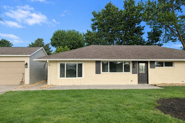 Building Photo - Elida Schools Home – 2-Car Garage & Spacious Yard