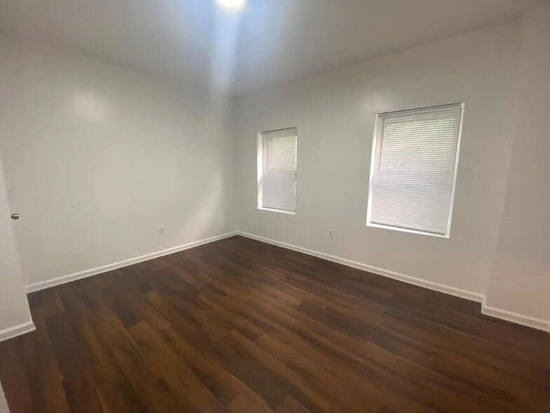 Building Photo - 657 Pegram St