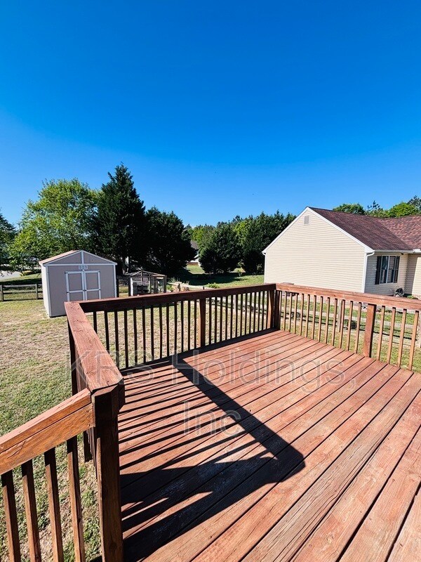 Building Photo - 5701 Piney Ridge Ct