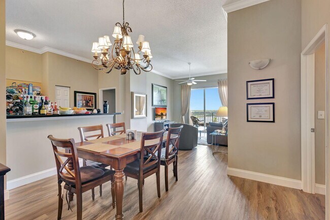 Building Photo - 616 Clearwater Park Rd