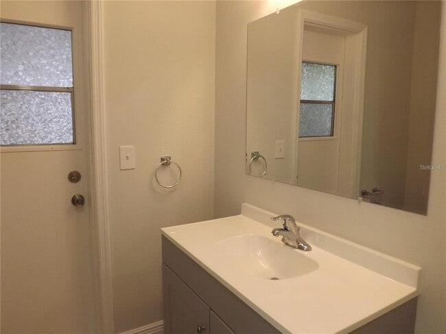 Building Photo - 5515 Albert Dr
