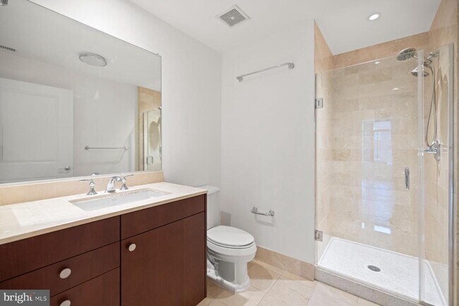 Building Photo - 2425 L St NW