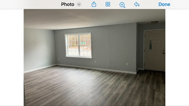 Large open concept living room - 31 Lakeside Blvd