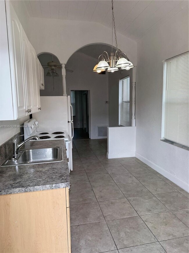 Building Photo - 410 N 58th Ave