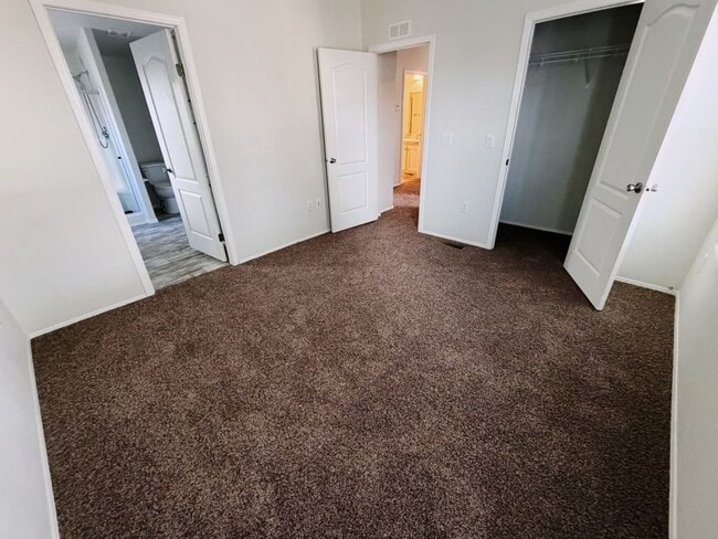 Building Photo - 4400 W Florida Ave