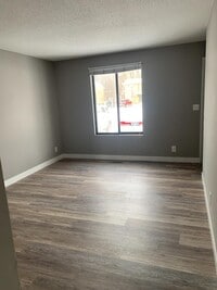 Building Photo - 475 W Mae Rose Ave