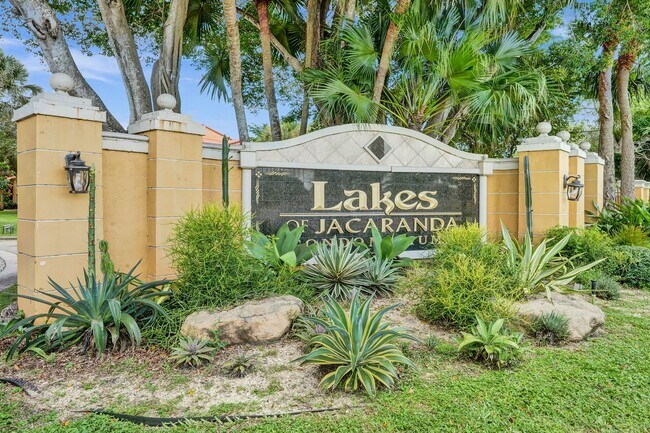 Building Photo - 3 BED/2BATH