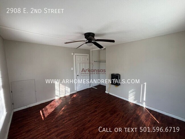 Building Photo - 2908 E 2nd St