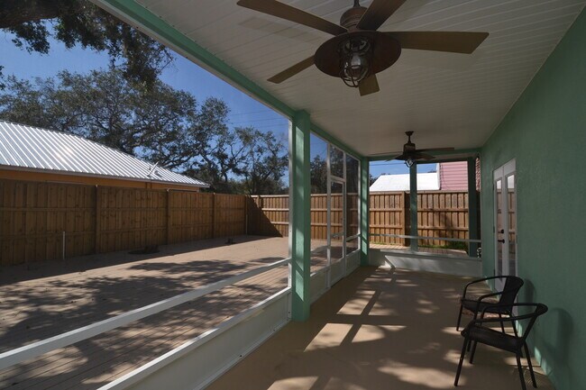 Building Photo - Gorgeous Upgrades!! St. Augustine Beach 2/...