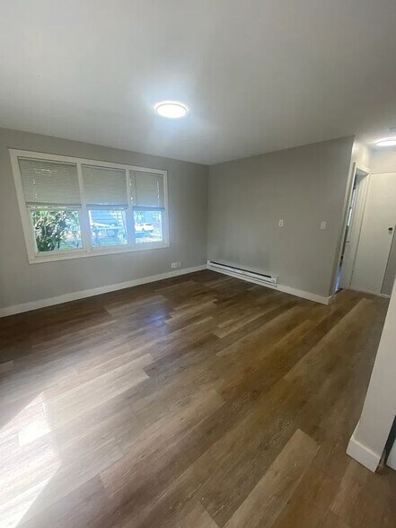 Building Photo - Charming 2-Bedroom Houghton Bungalow