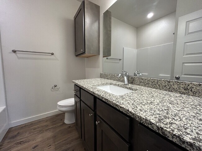 Building Photo - MOVE IN SPECIAL - Beautiful 3/2 Located Directly East Of Cooper East Elementary