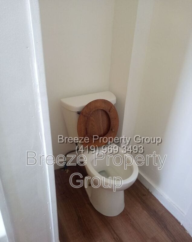 Building Photo - 323 Champion St