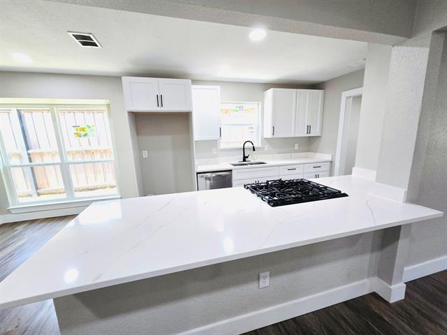 Building Photo - 526 Doral Pl