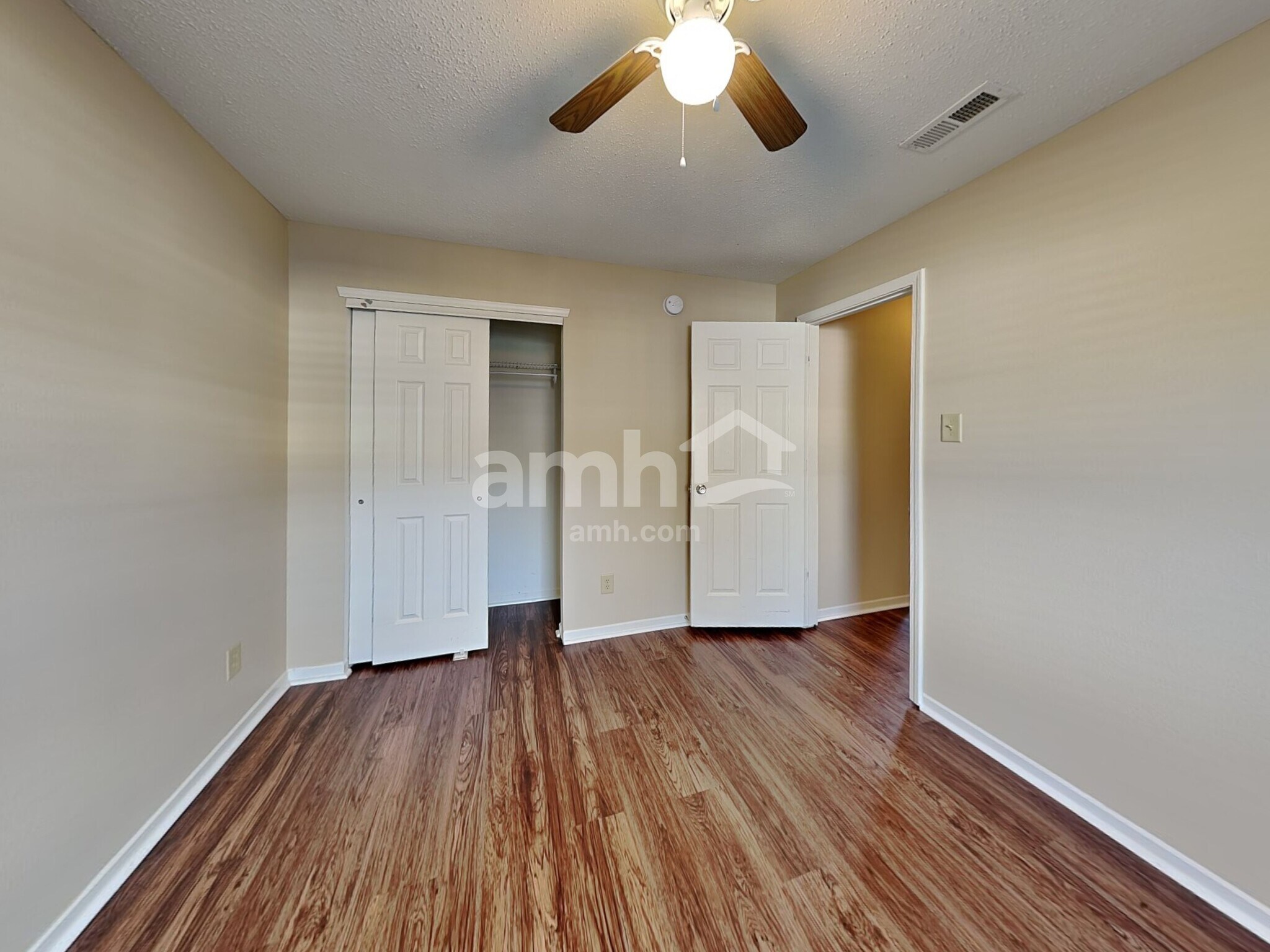 Building Photo - 1361 Redwood Dr