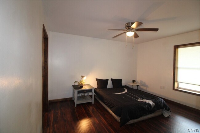 Building Photo - 1601 Lighthouse Hill Rd