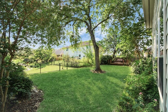 Building Photo - 11451 Ashford Willow