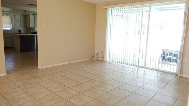 Building Photo - 2052 Norfolk Dr