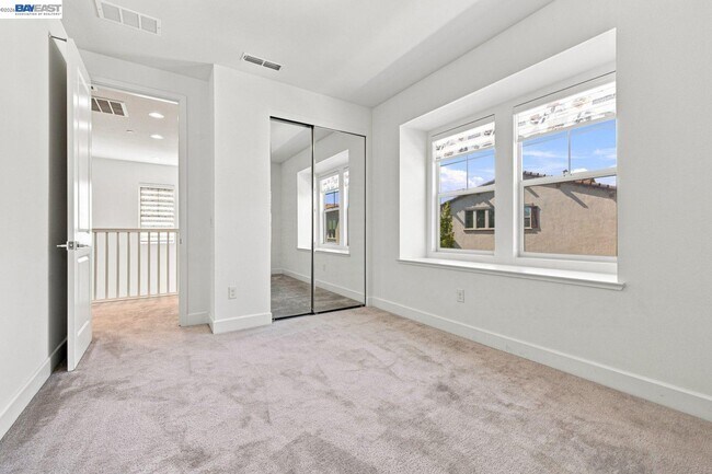 Building Photo - 33 Roccolino Ln