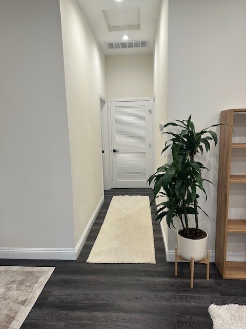 Building Photo - 15752 Royal Ridge Rd