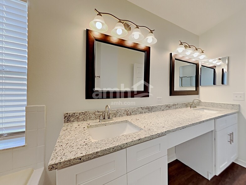 Building Photo - 3754 Benson Park Blvd