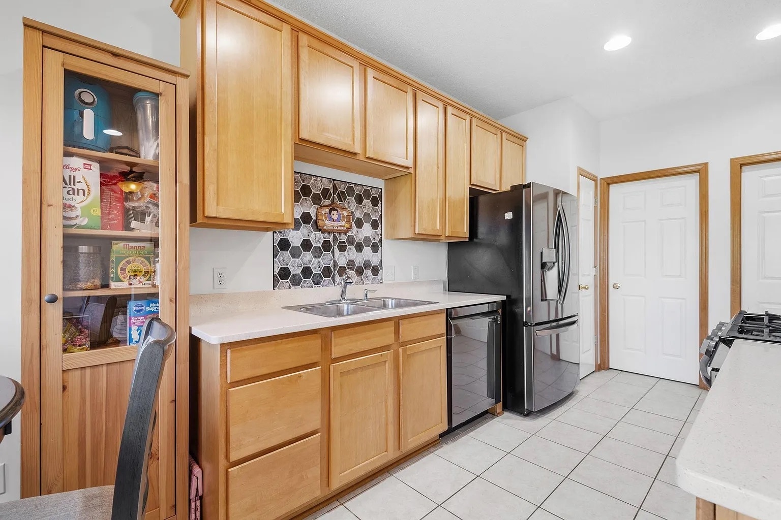 Building Photo - 15601 Lilac Dr