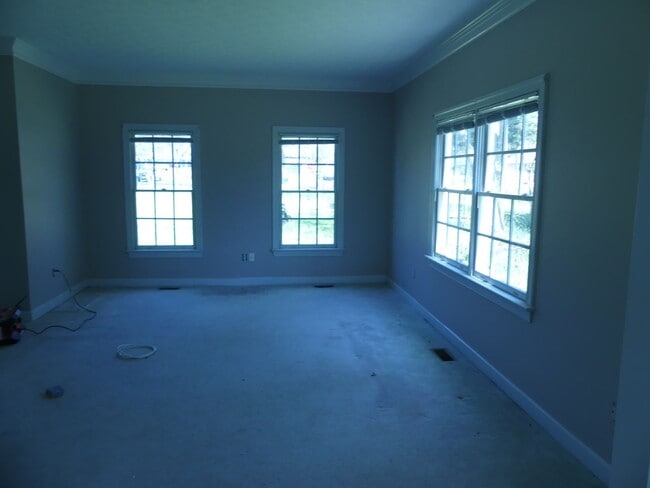 Building Photo - Water Front home on the Poquoson River wit...