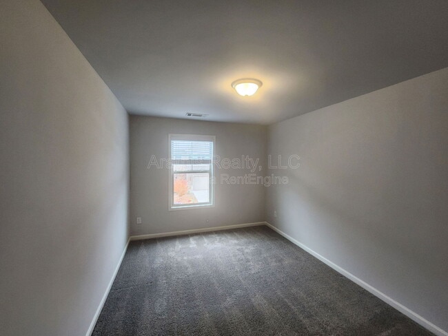 Building Photo - 5268 Pinnacle Walk