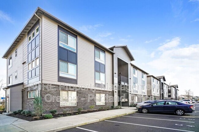 Building Photo - 22025 NE Halsey St