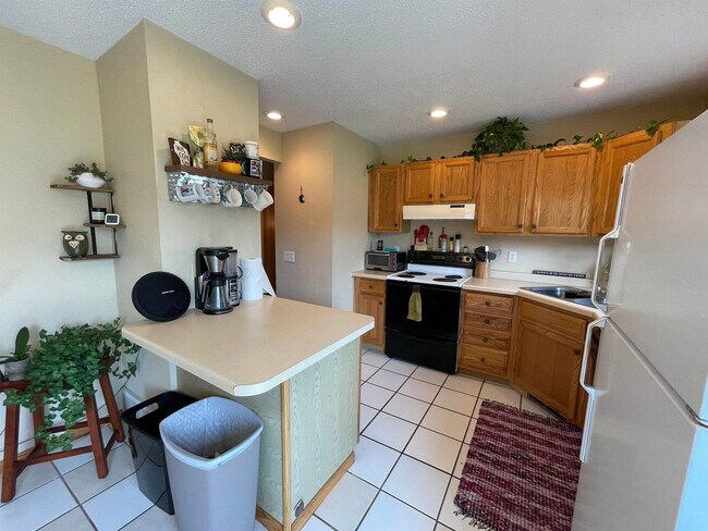 Building Photo - 1933 Northwestern Ave