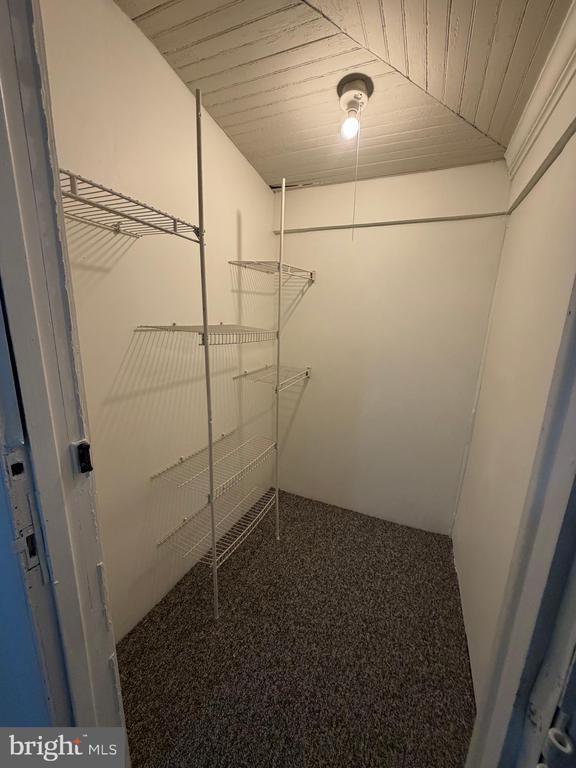 Building Photo - 1552 Delaware Ave