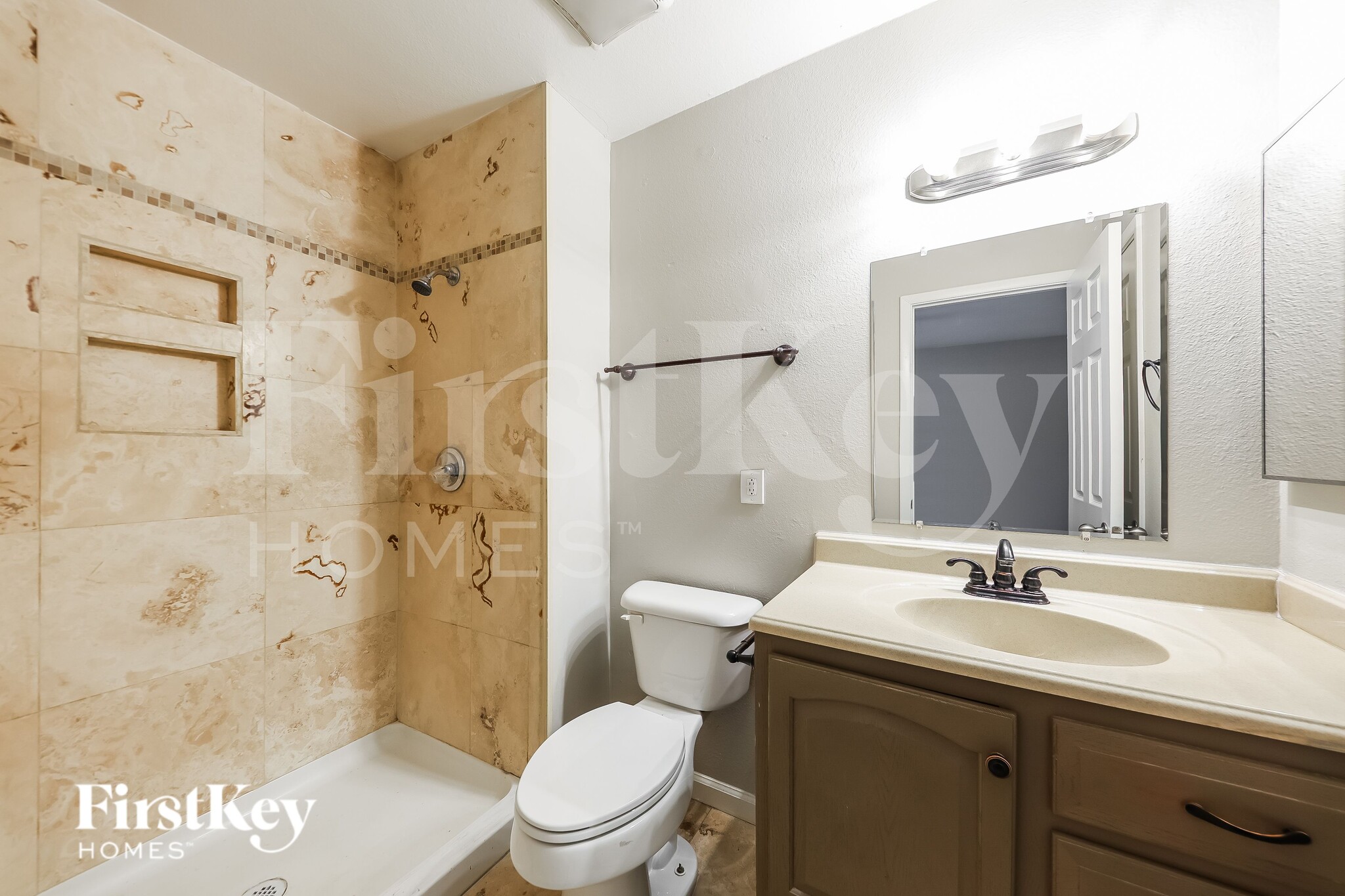 Building Photo - 3526 W Sierra St