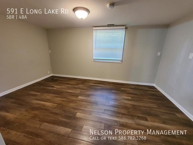 Building Photo - 591 E Long Lake Rd